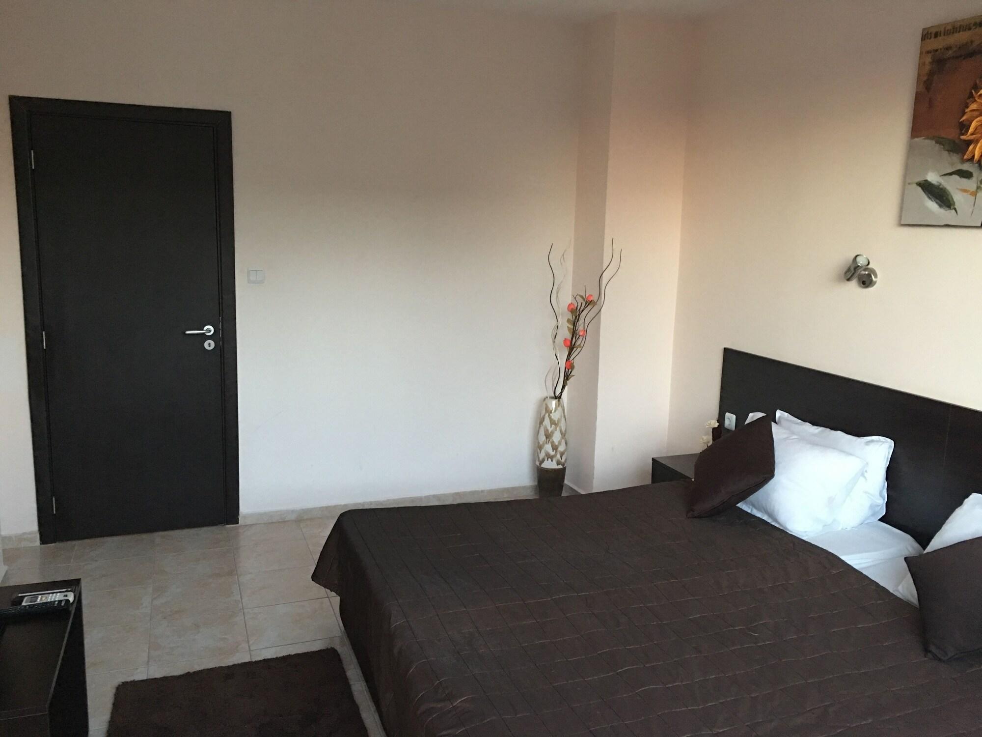 Beach Aparthotel Salt Lake Pomorie Exterior photo