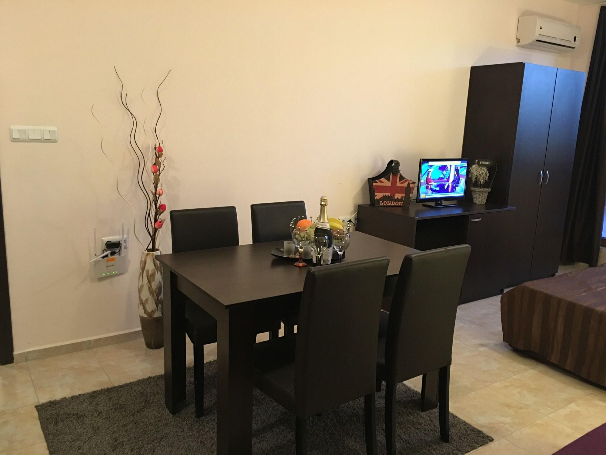 Beach Aparthotel Salt Lake Pomorie Exterior photo