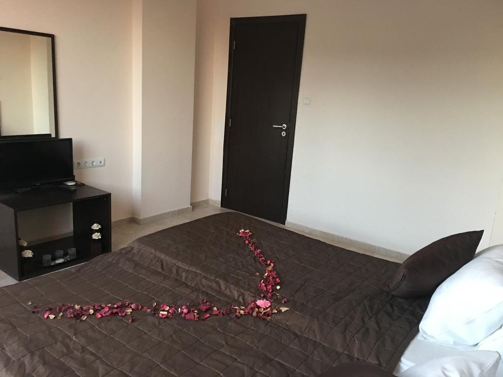 Beach Aparthotel Salt Lake Pomorie Exterior photo